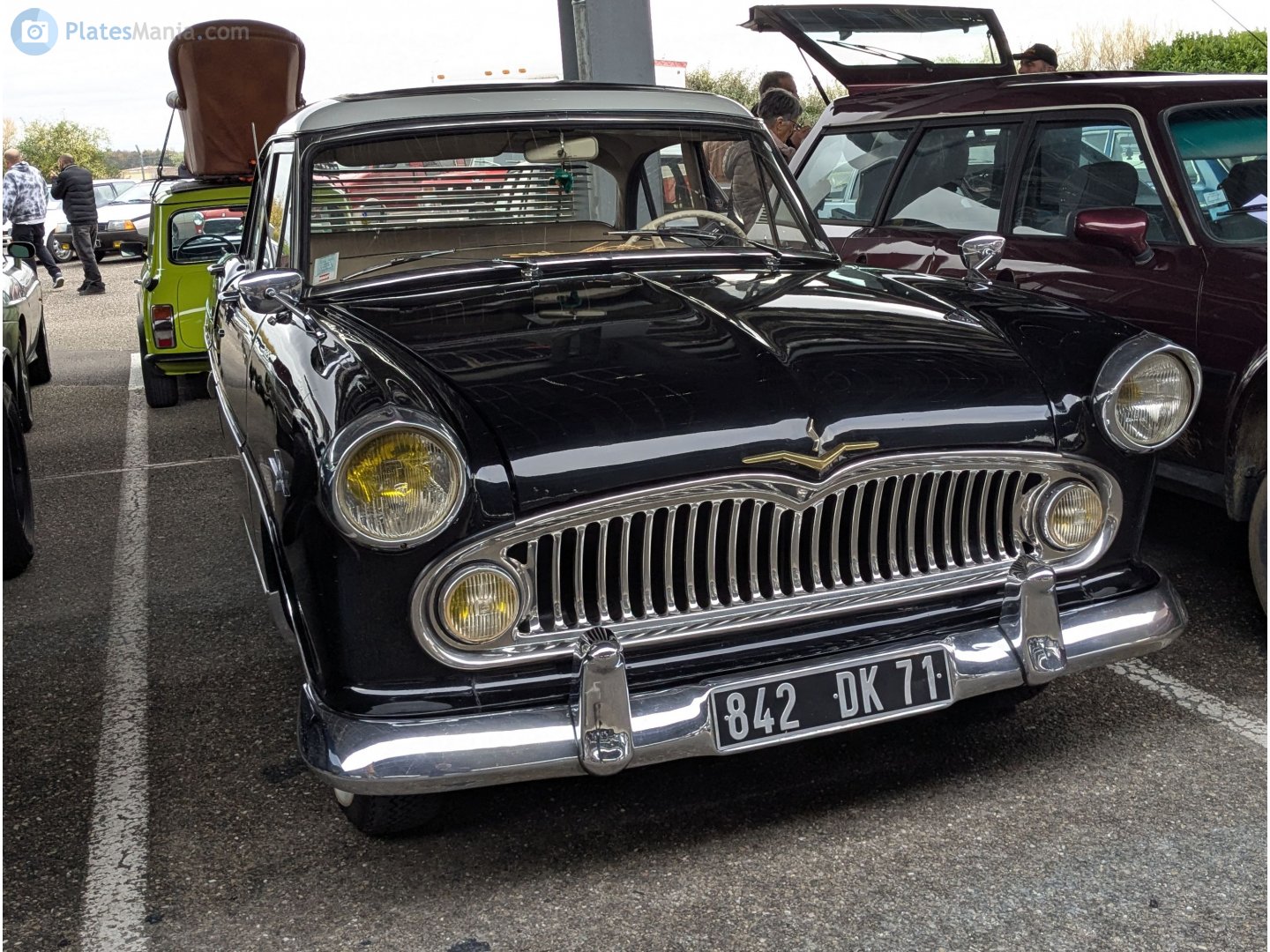 842 DK 71, Simca Vedette 