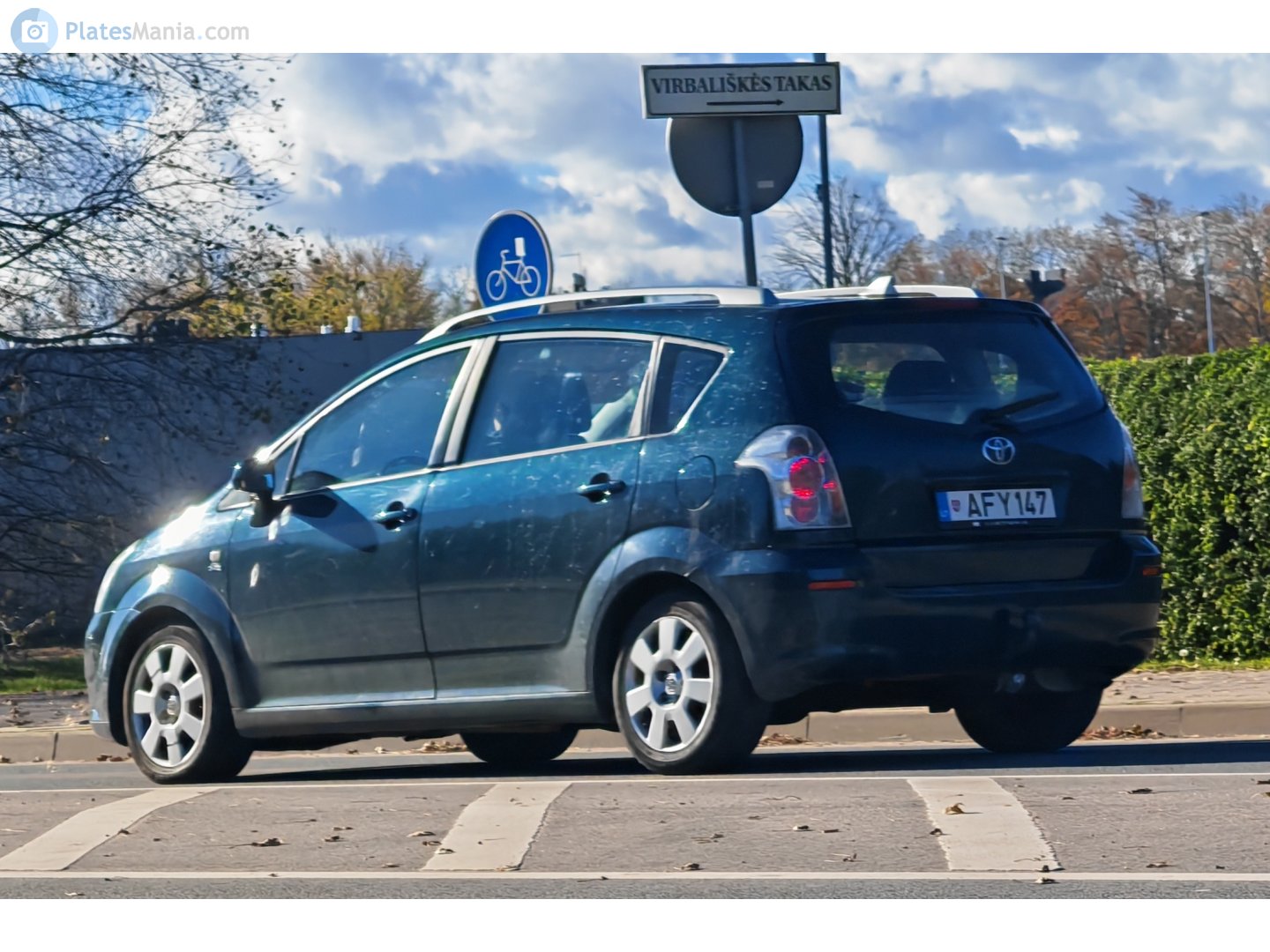 AFY 147, Toyota Corolla Verso 2nd gen (AR10), 2004–2009