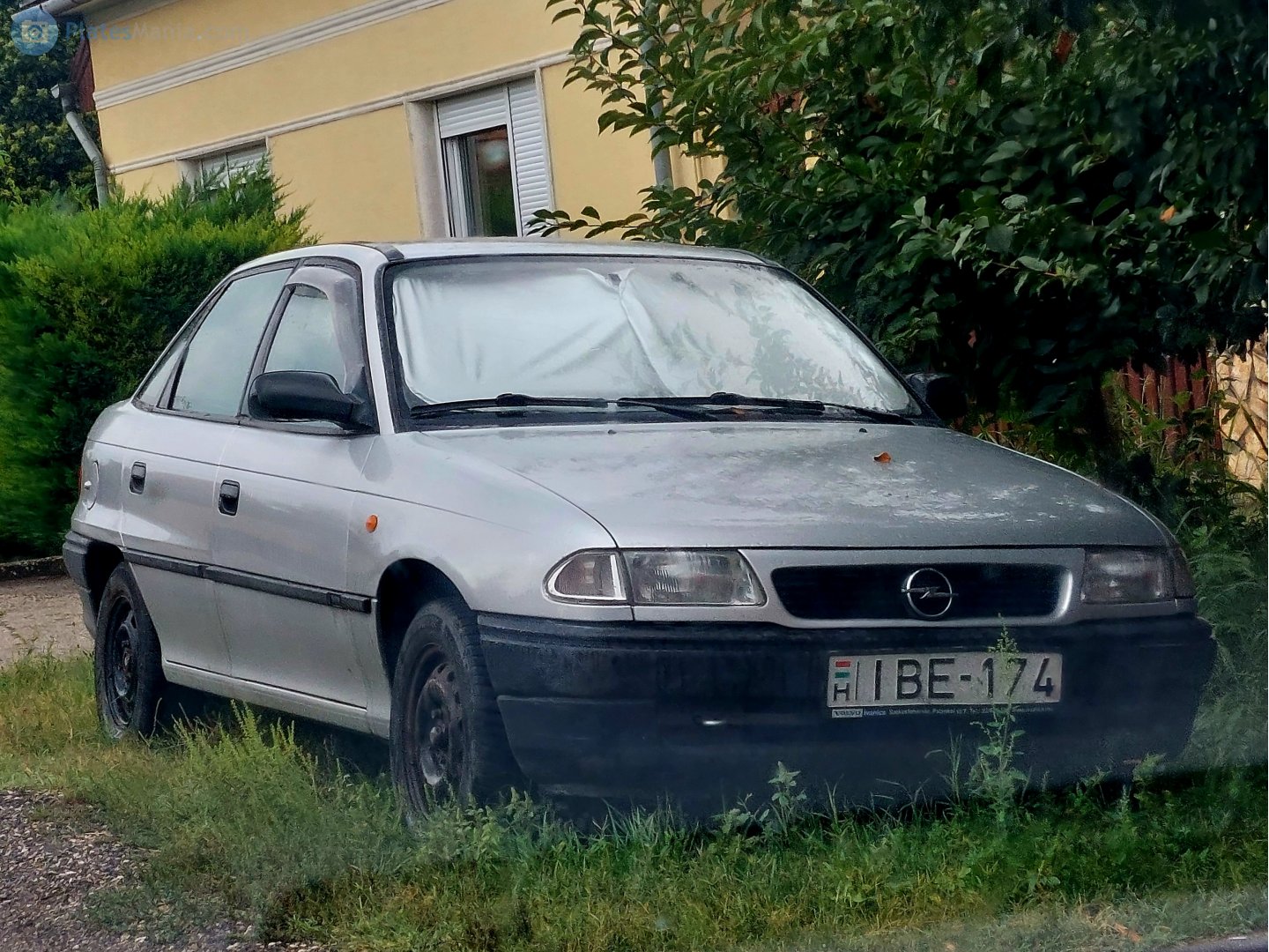 IBE-174, Opel Astra 1st gen Sedan (F; T92), 1992–1998 (–2002 for Eastern Europe)