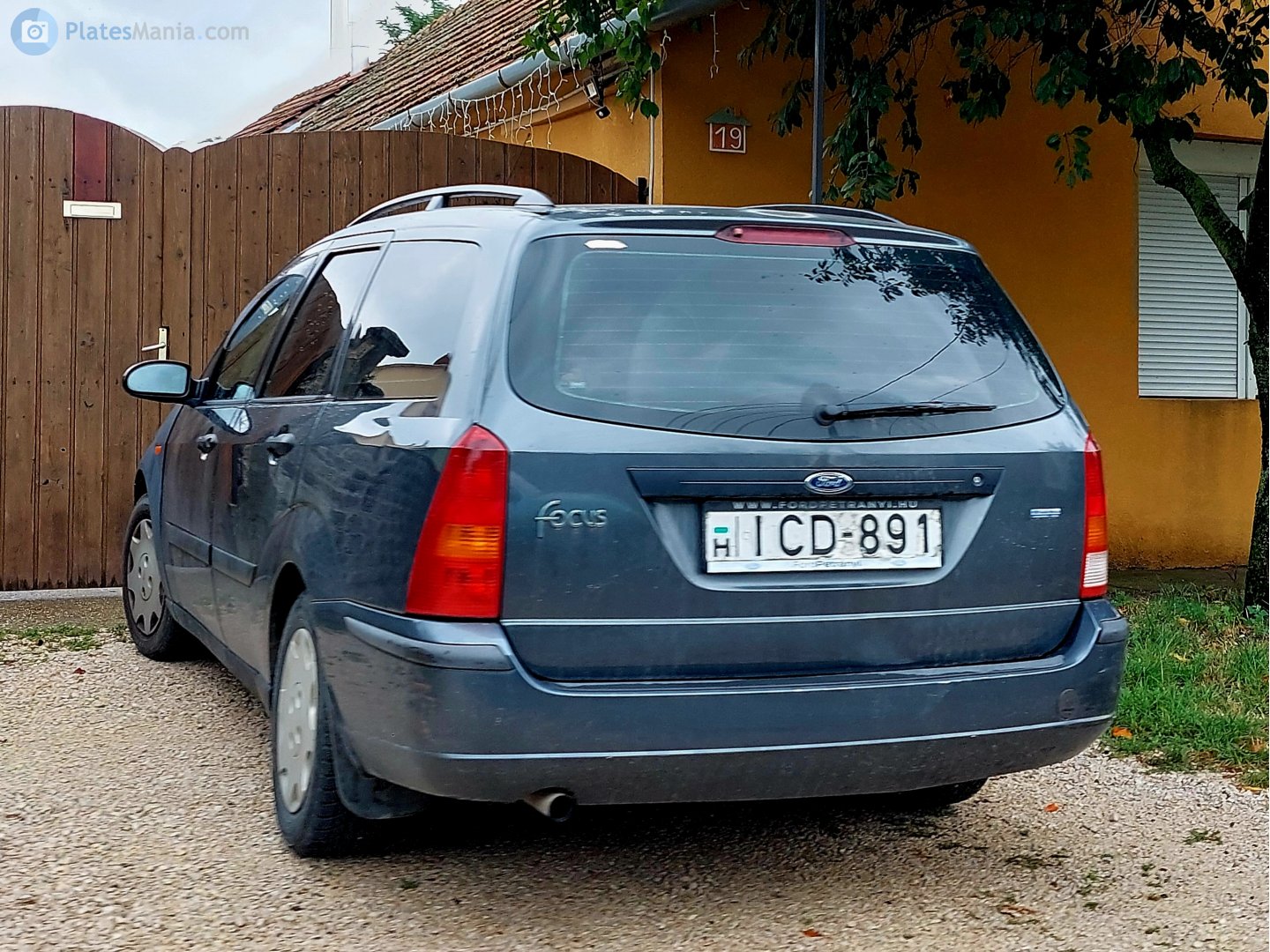 ICD-891, Ford Focus 1st gen Turnier Wagon (DNW; C170), 1998–2005