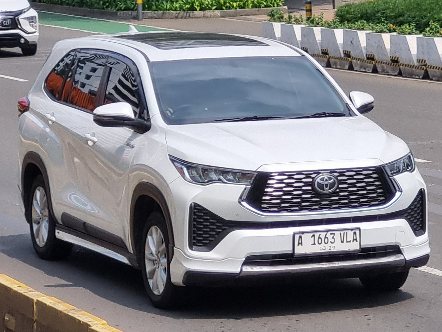 A 1663 VLA, Toyota Innova 3rd gen HyCross/Kijang Innova Zenix (AG10), 2022–