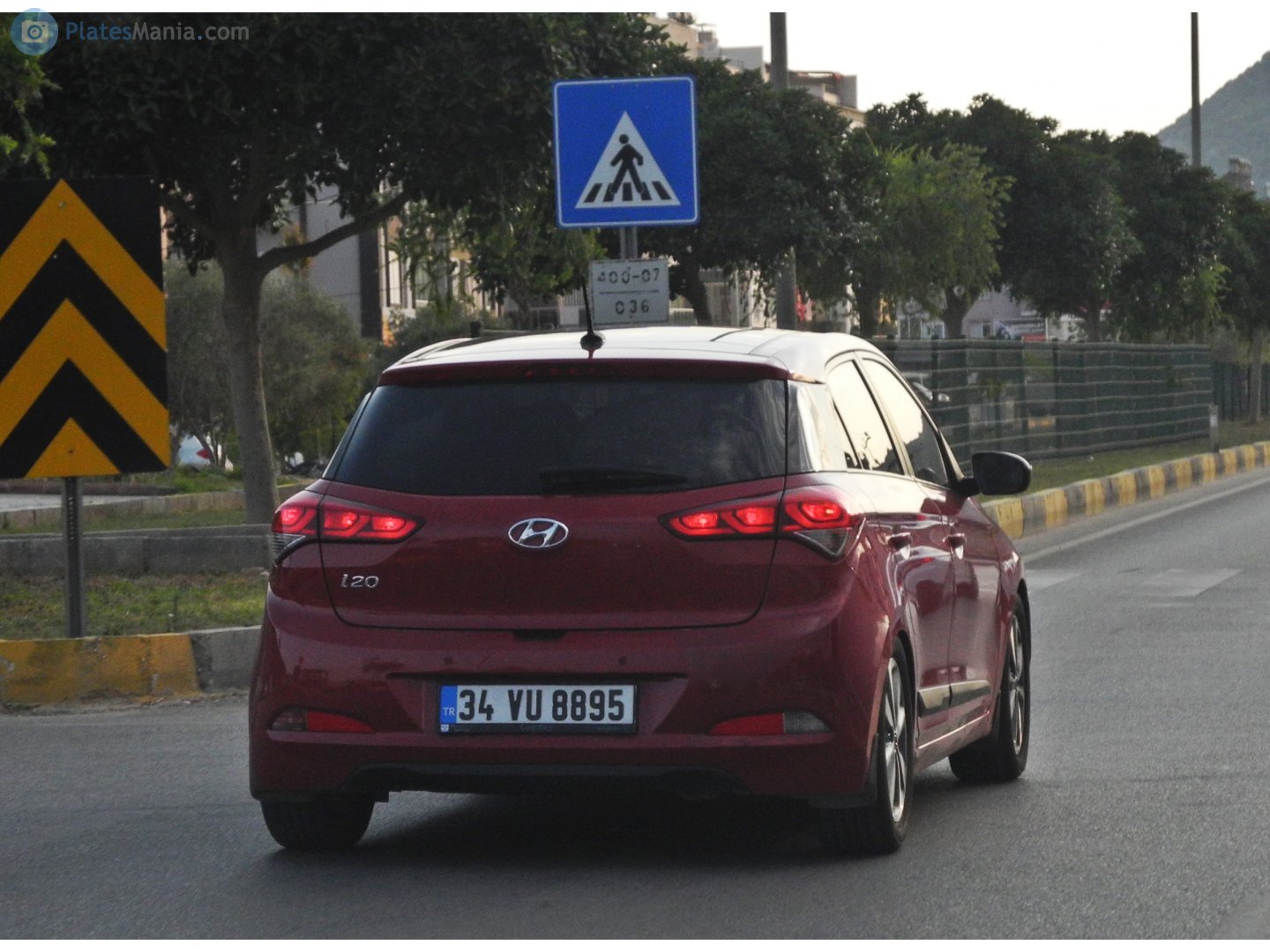 34 VU 8895, Hyundai i20 2nd gen (Elite i20) Hatch (GB/IB), 2014–2018
