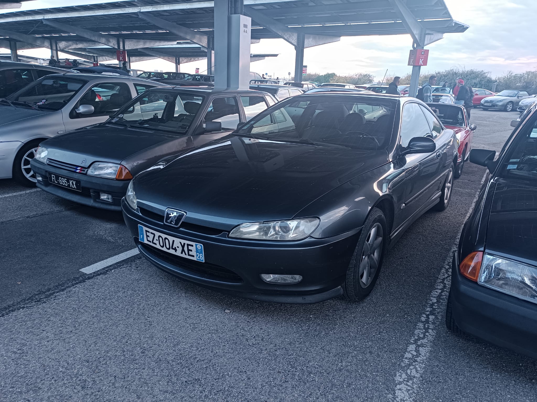 EZ-004-XE, Peugeot 406 1st gen Coupé (D85/D95), 1997–2005