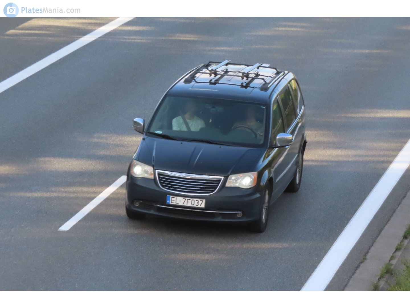 EL 7F037, Chrysler Town&Country 