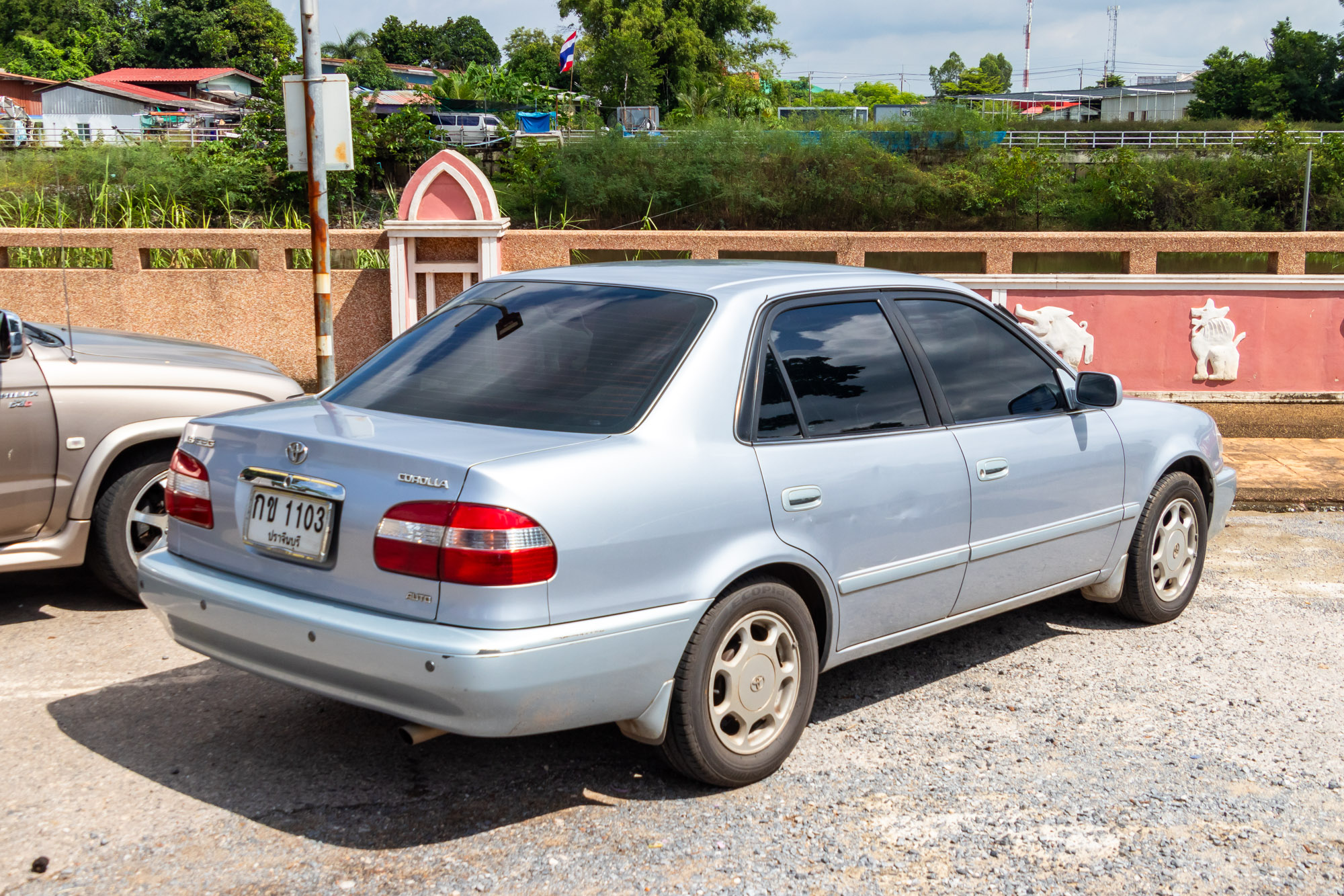 กข 1103, Toyota Corolla 8th gen Sedan (E110; JP- and Pacific-market), 1995–2000