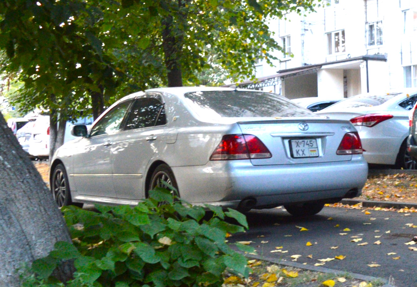 х 745 кх, Toyota Crown 