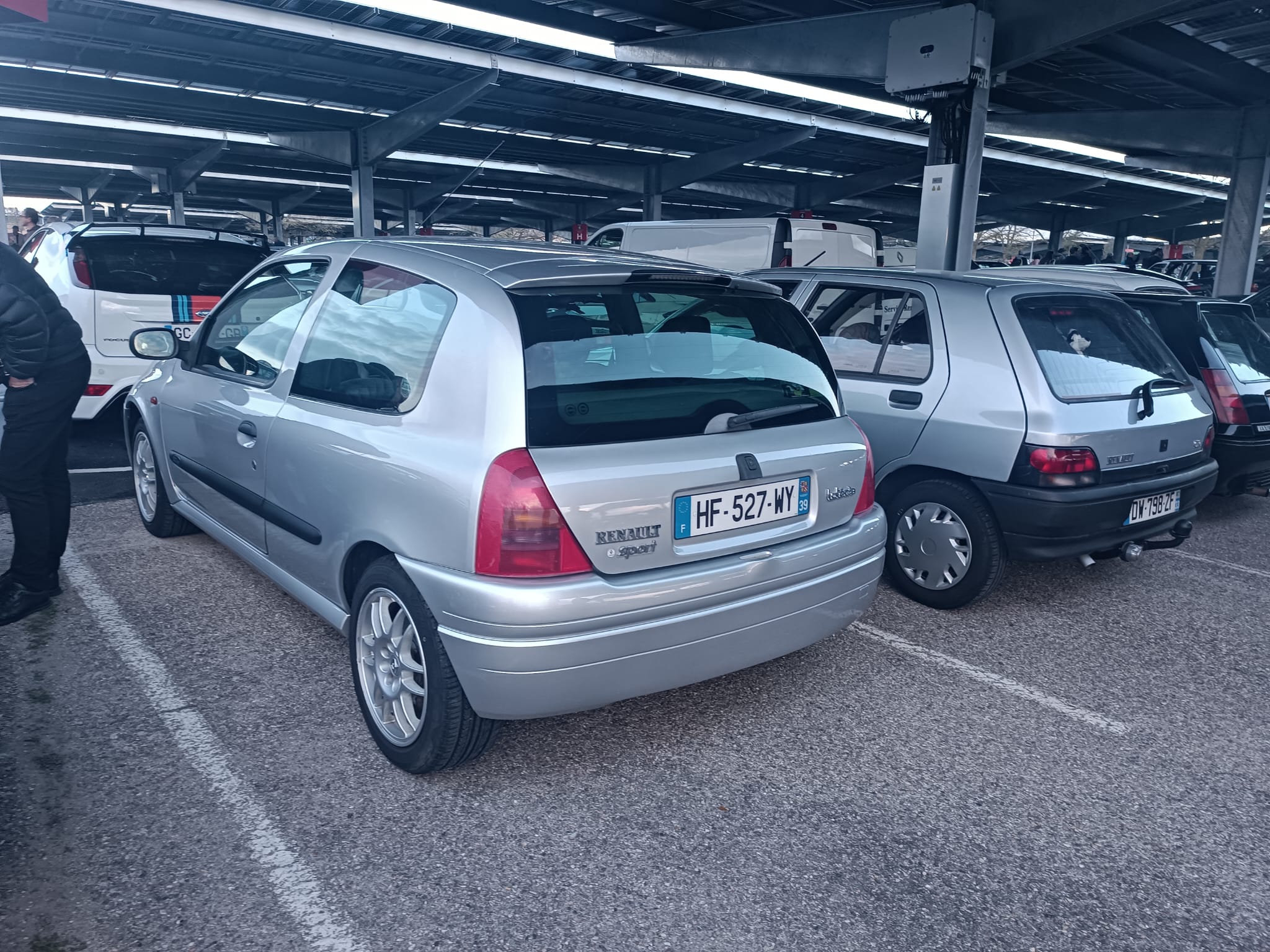 HF-527-WY, Renault Clio 2nd gen 3-door Hatch (C65), 1998–2001