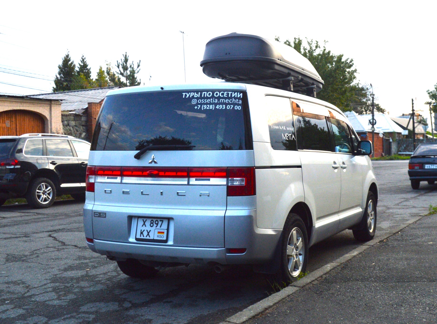 х 897 кх, Mitsubishi Delica 