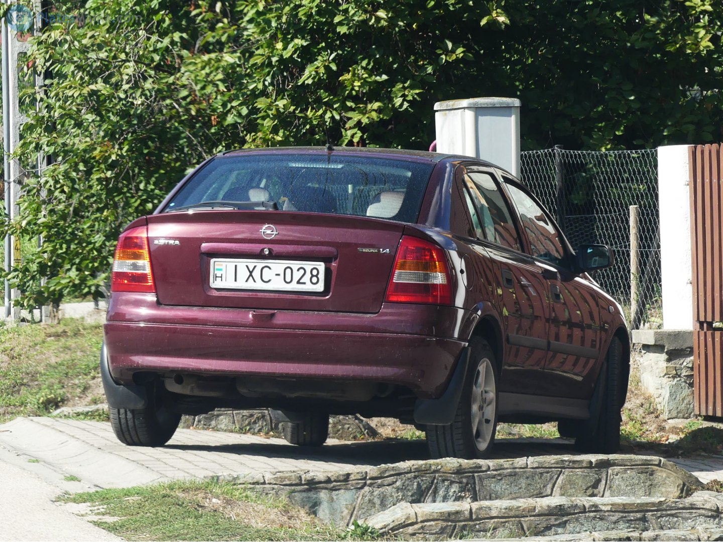 IXC-028, Opel Astra 2nd gen Sedan (G; T98), 1998–2009
