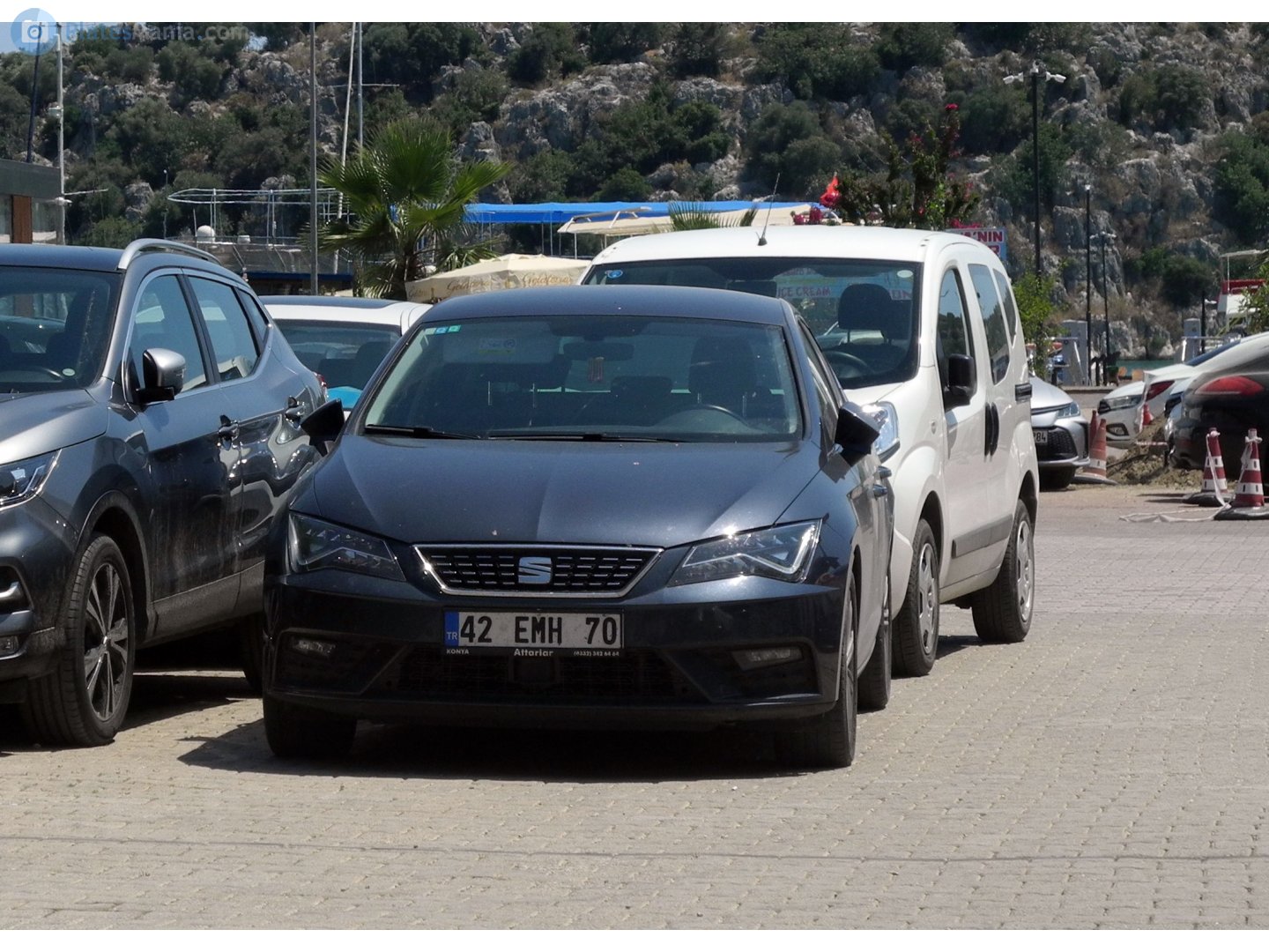 42 EMH 70, SEAT León 