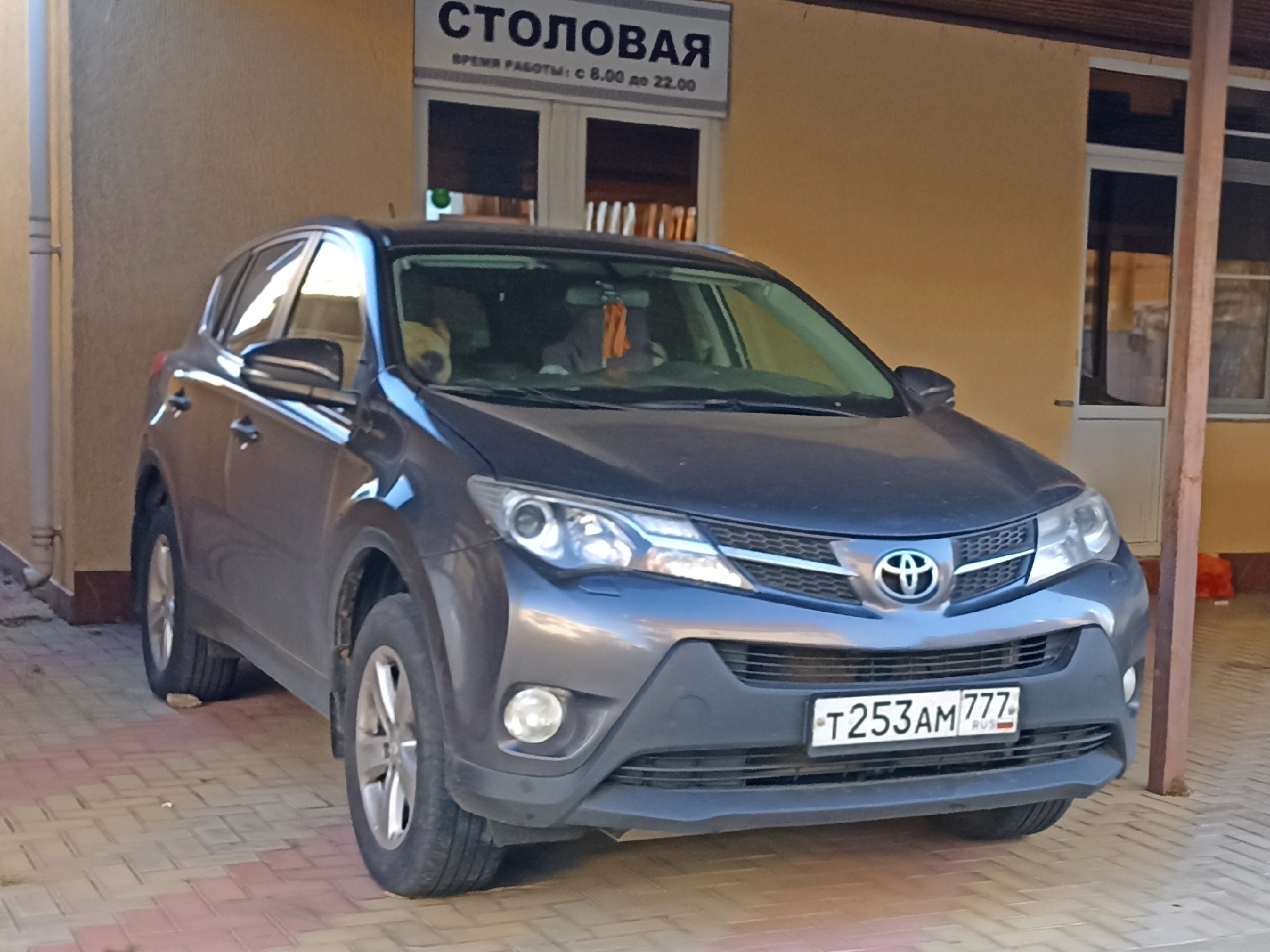 т 253 ам 777, Toyota RAV4 4th gen (XA40), 2012–2015
