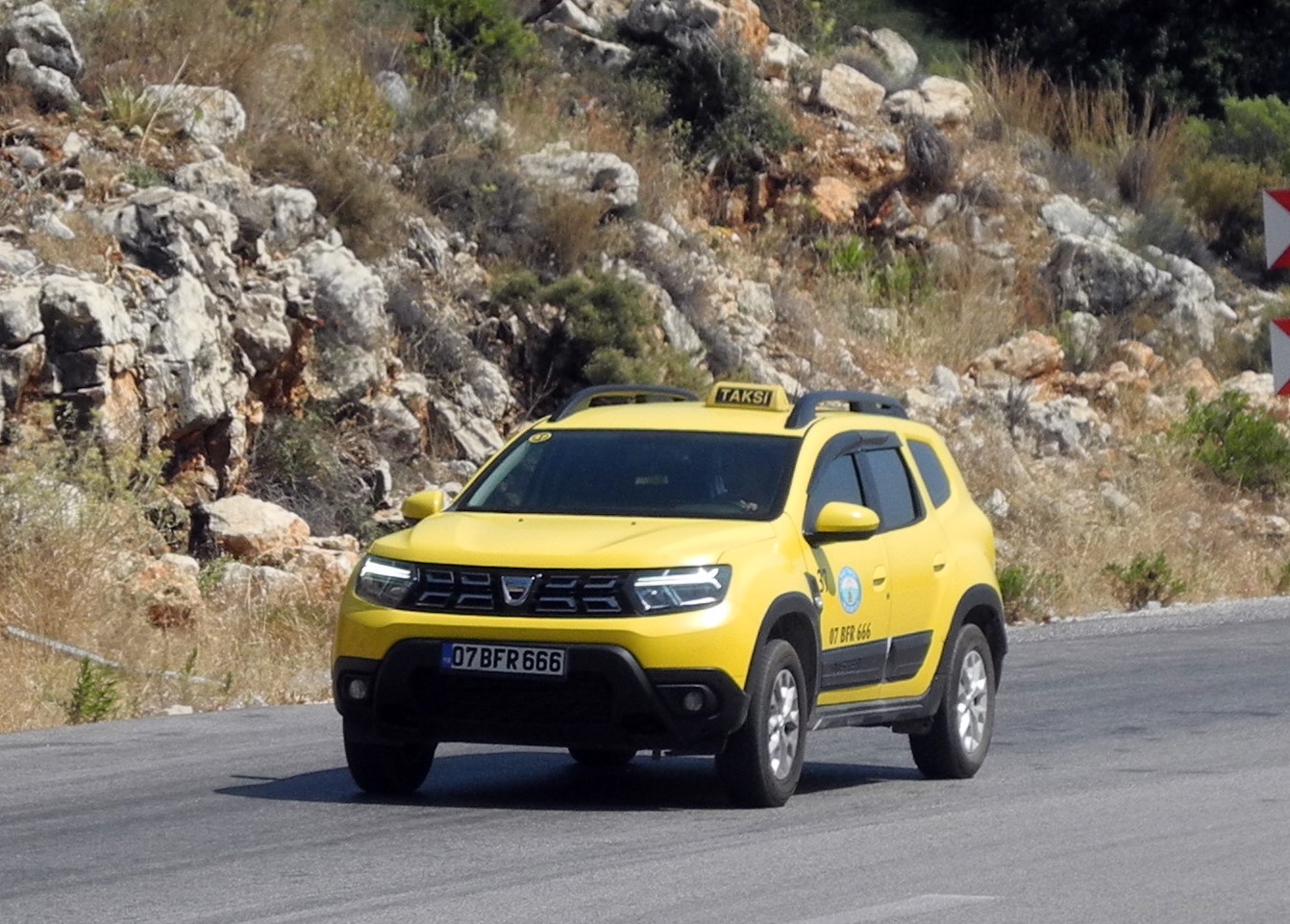 07 BFR 666, Dacia Duster 