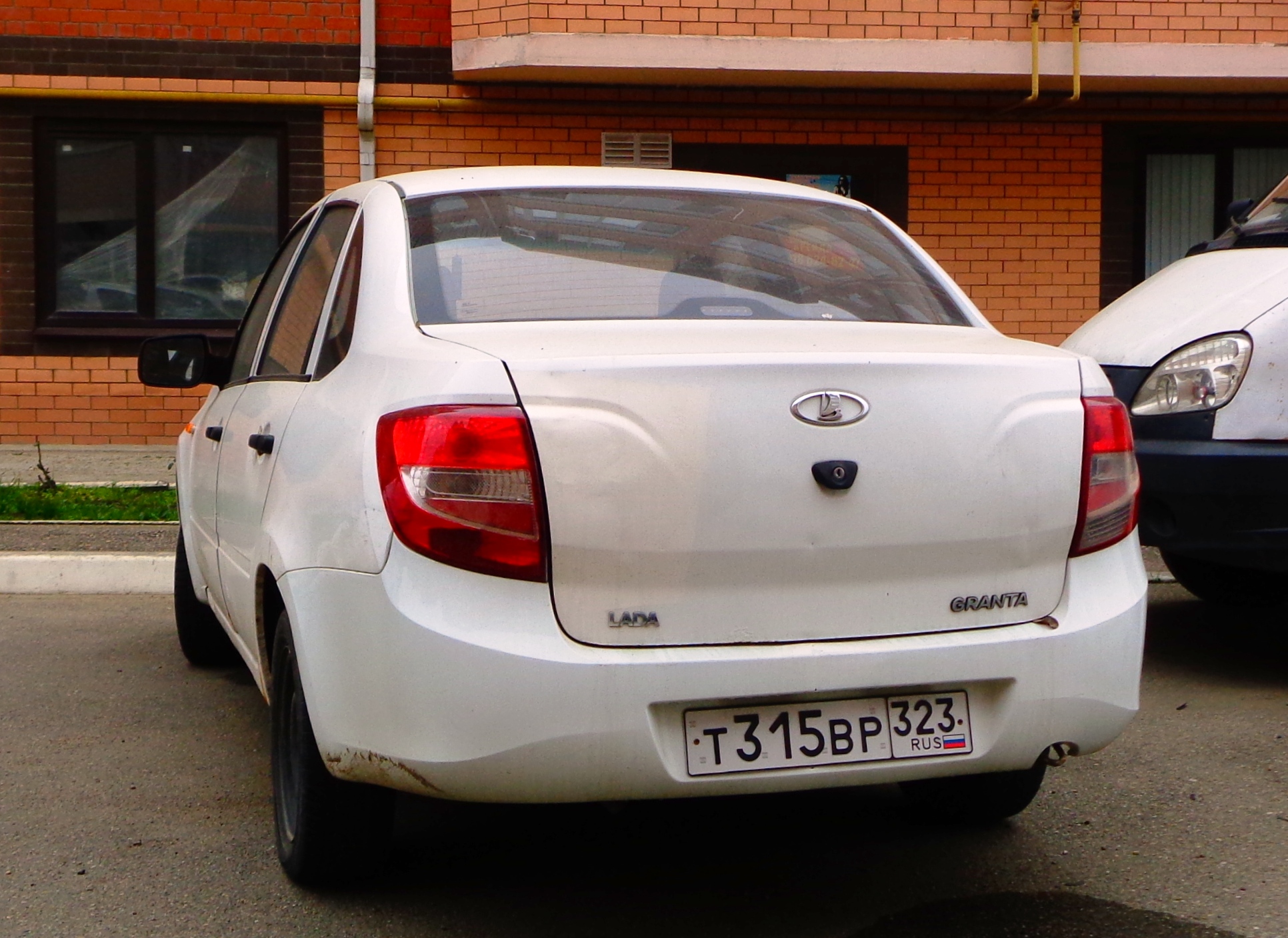 т 315 вр 323, Lada (VAZ) 2190 Granta 2190, 2011–2018