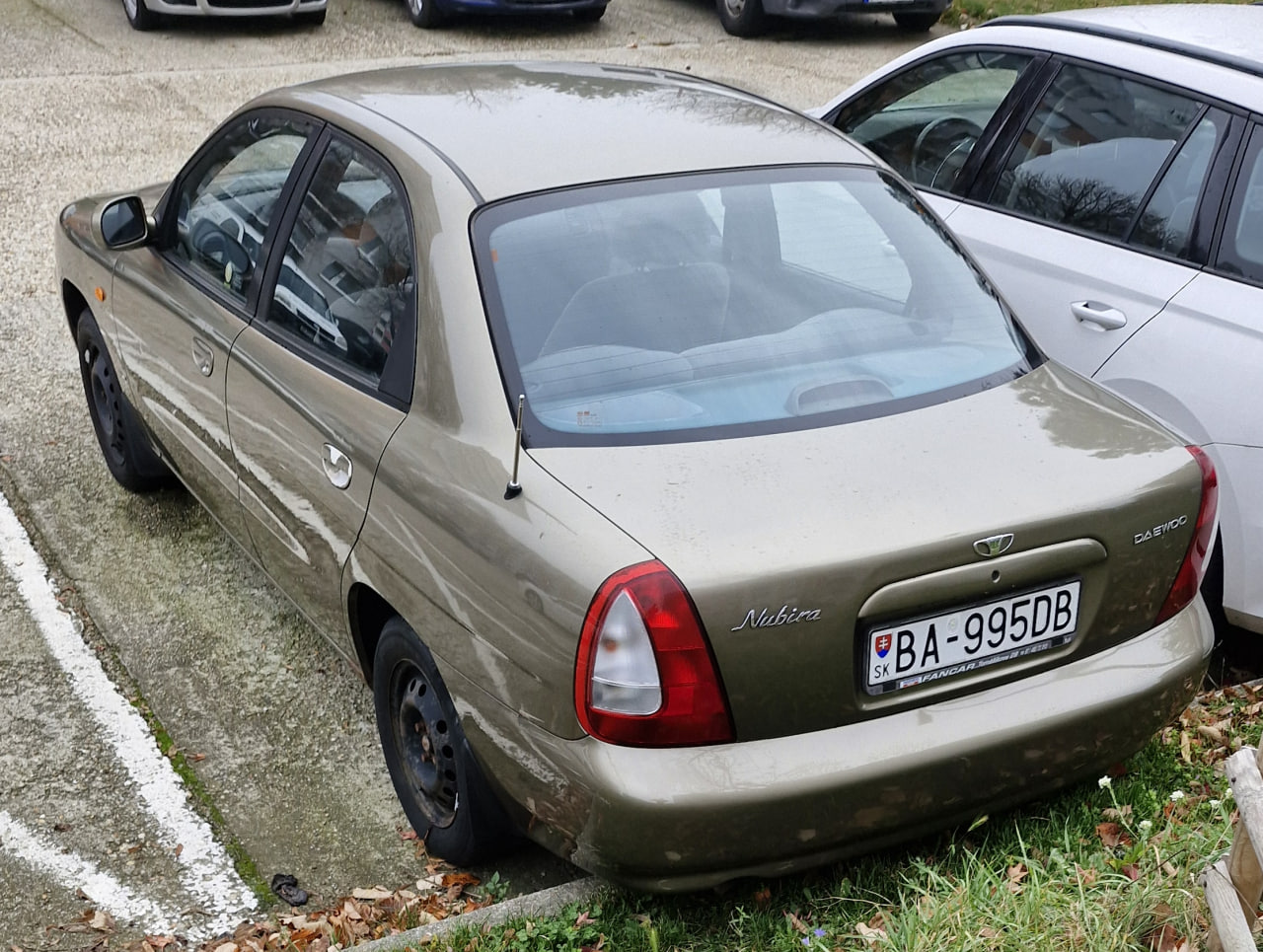 BA-995DB, Daewoo Nubira 1st gen Sedan (J100), 1997–1999
