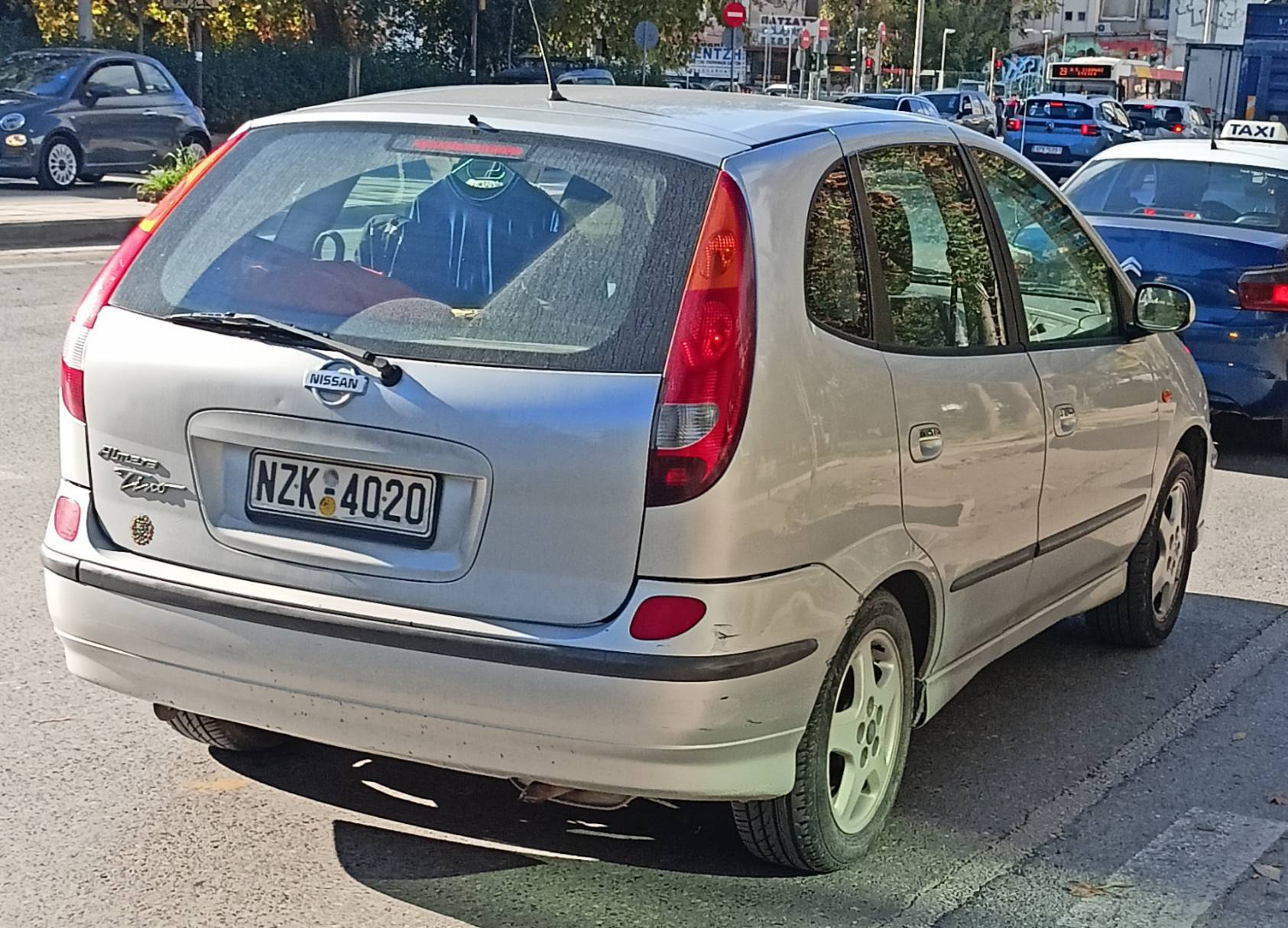 NZK-4020, Nissan Almera Tino 1st gen (V10), 2000–2006