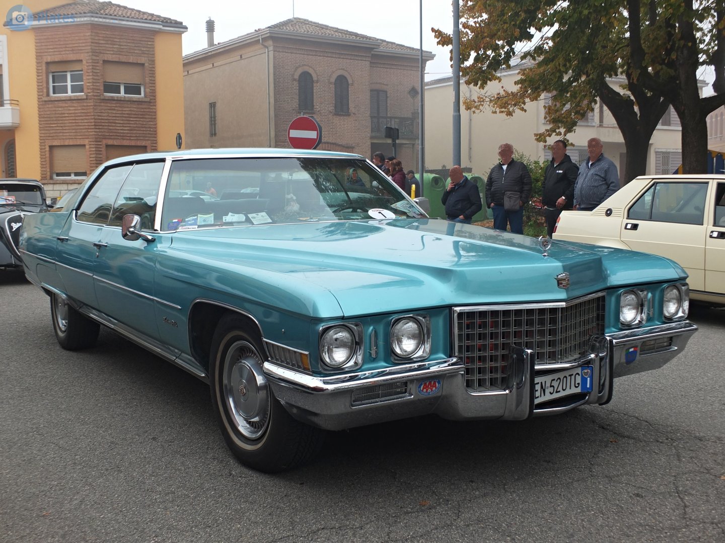 EN 520 TG, Cadillac DeVille 