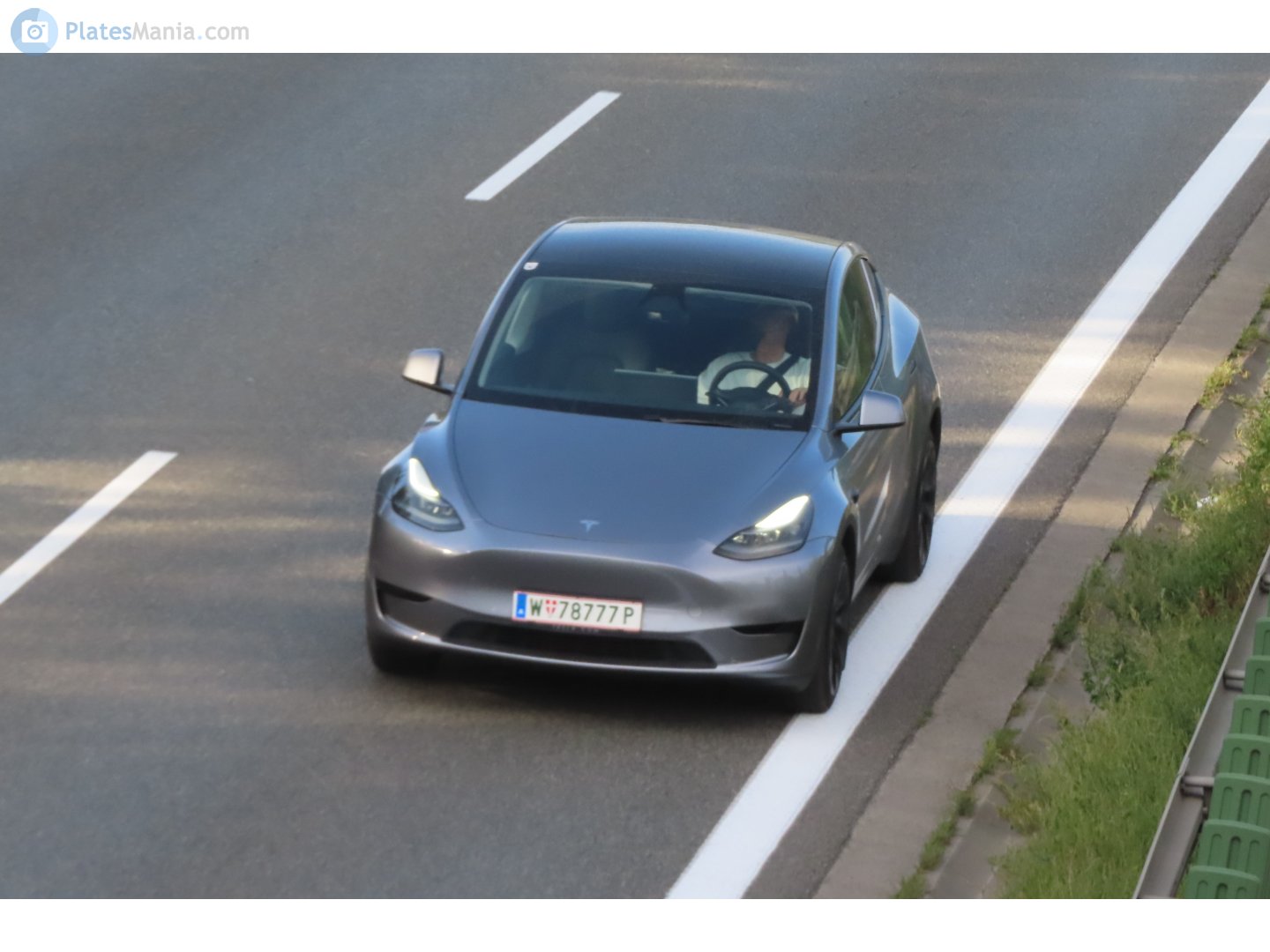 W 78777 P, Tesla Model Y 
