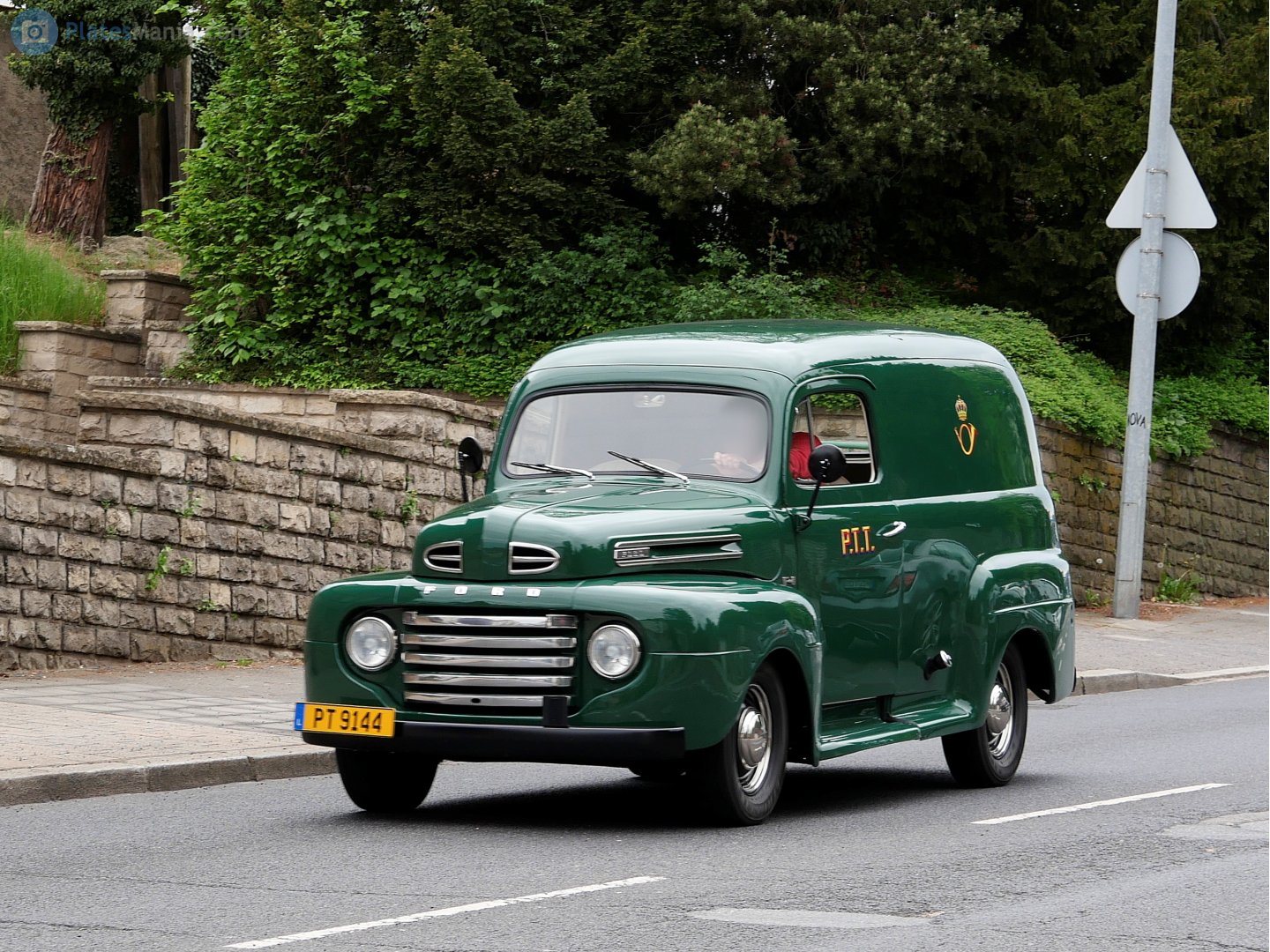 PT 9144, Ford F-1 1st gen (Bonus-Built) Van, 1947–1952