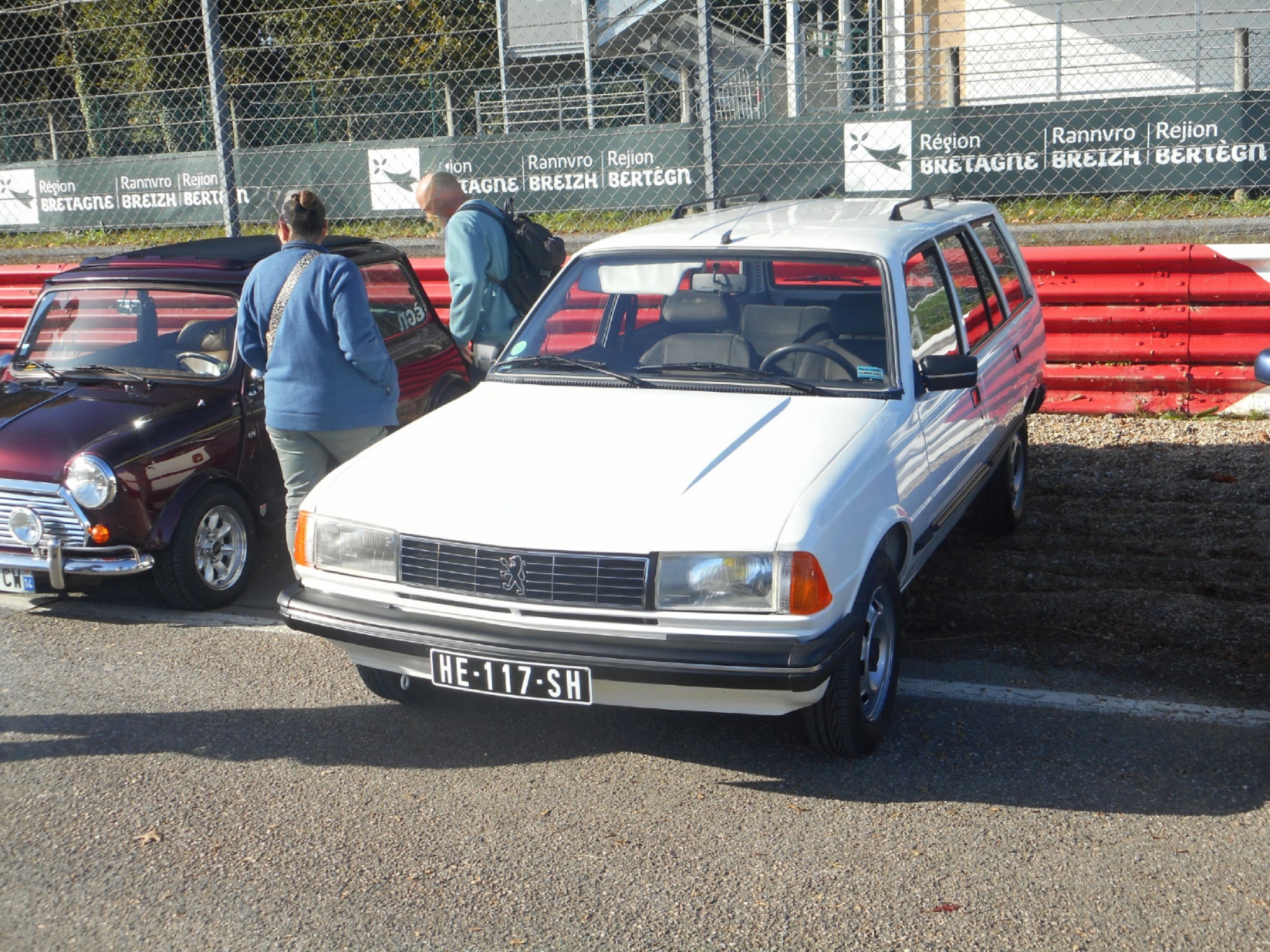 HE-117-SH, Peugeot 305 Break, 1980–1988