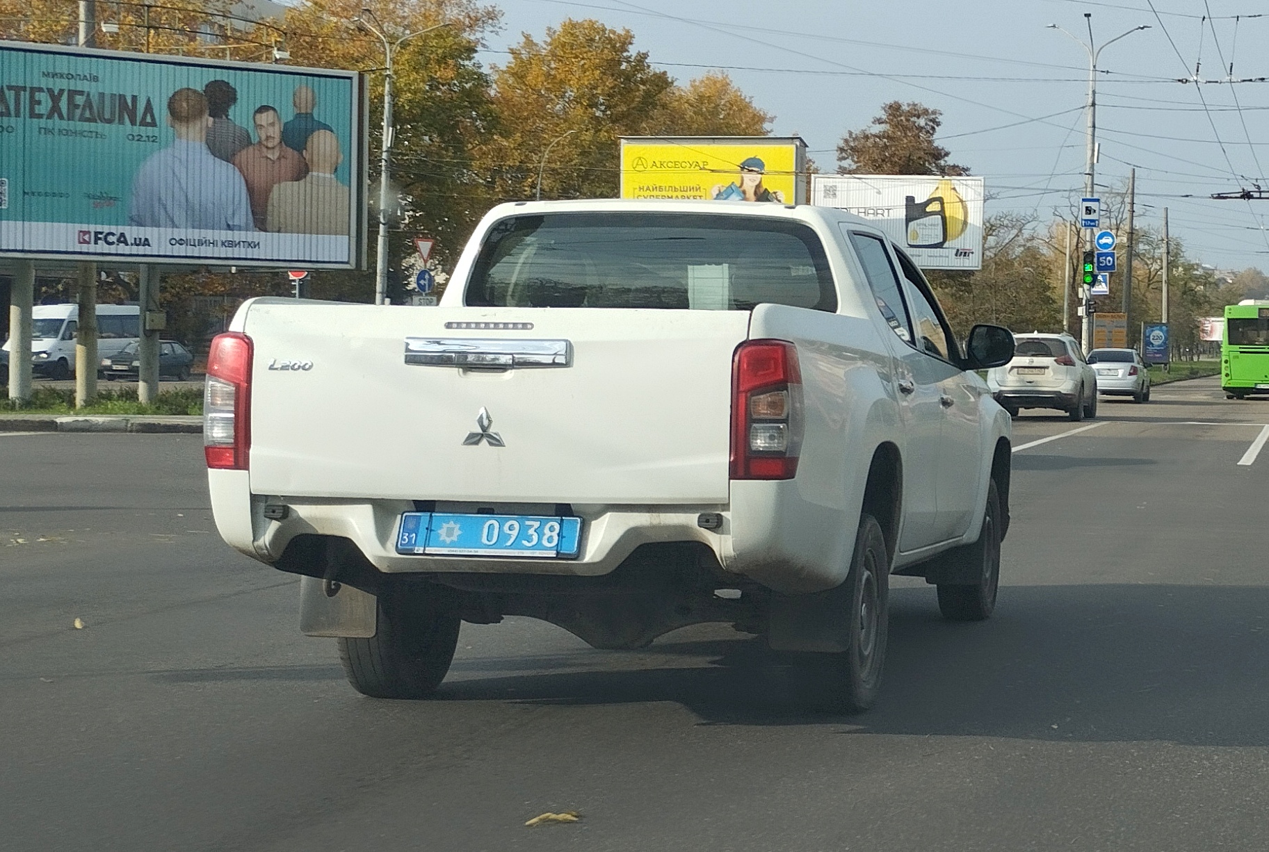 31 0938, Mitsubishi L200 