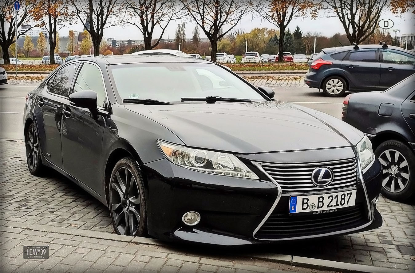B B 2187, Lexus ES 