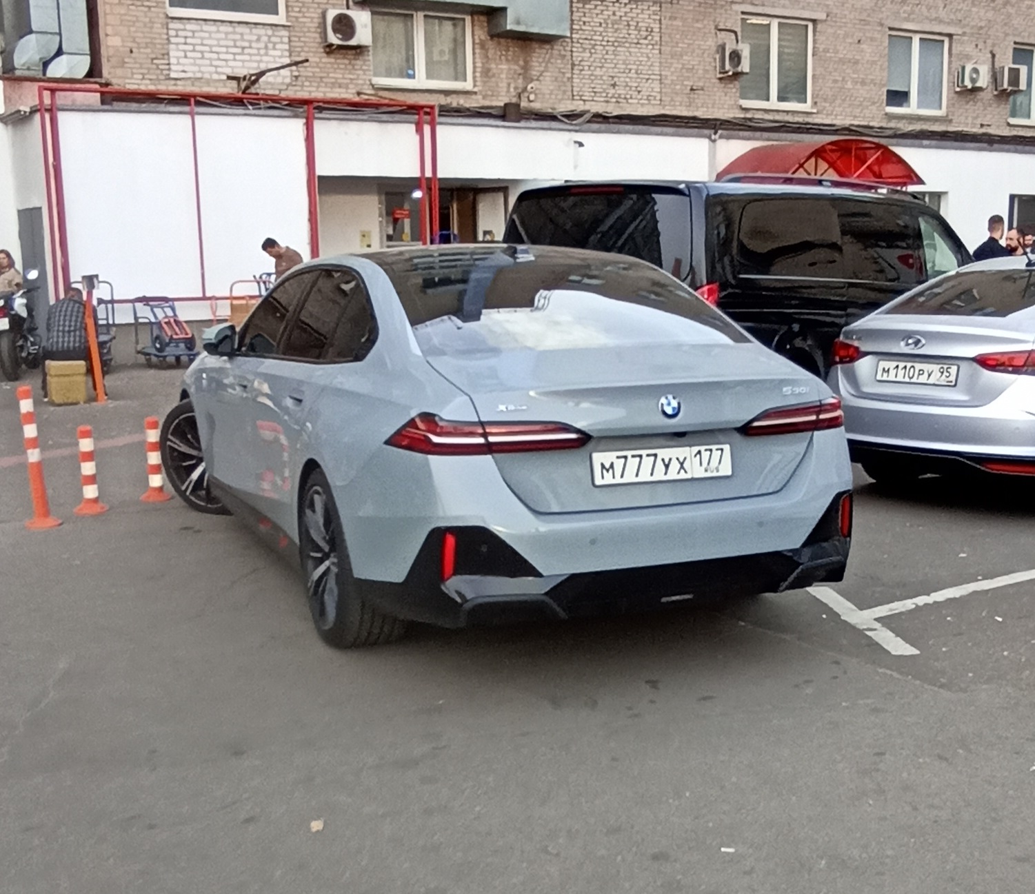 м 777 ух 177, BMW 5 Series 8th gen Sedan (G60/G68), 2023–