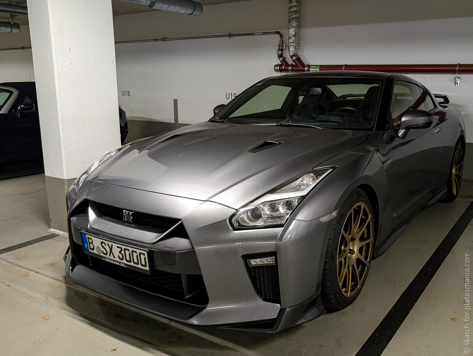 B SX 3000, Nissan GT-R 