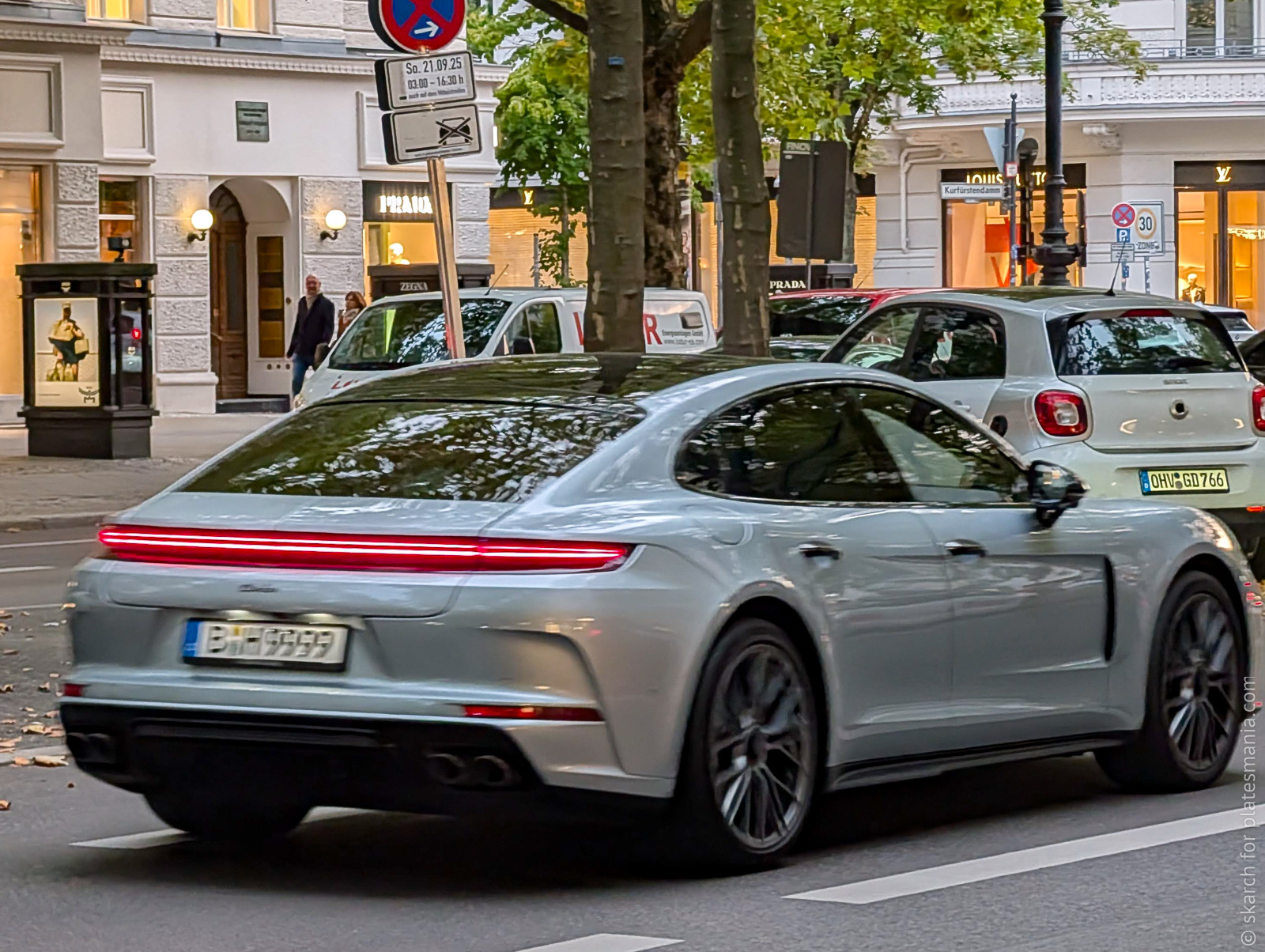 B H 9999, Porsche Panamera 