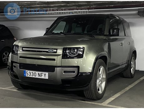 5330 NFY, Land Rover Defender