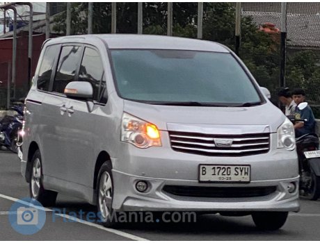 B 1720 SYW, Toyota NAV1