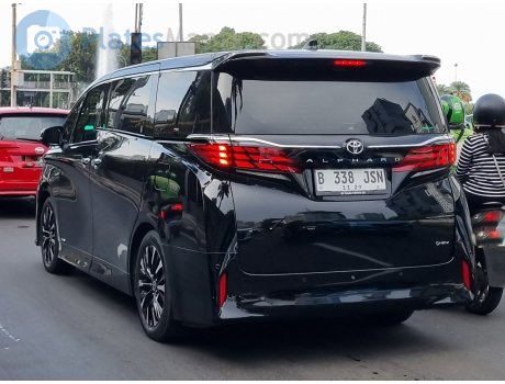 B 338 JSN, Toyota Alphard