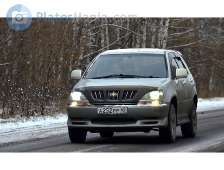 а252рр42, Toyota Harrier