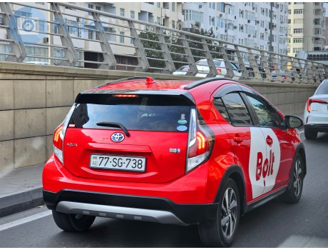 77 SG 738, Toyota Aqua