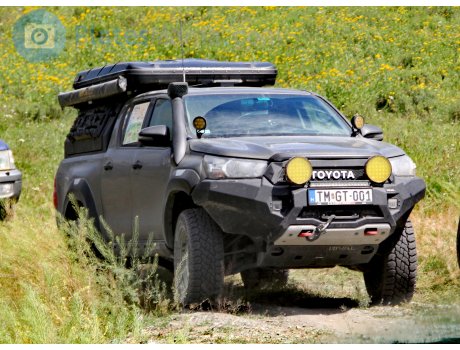 TM GT-001, Toyota Hilux