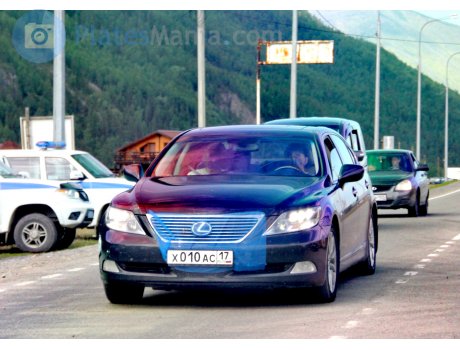 х010ас17, Lexus LS