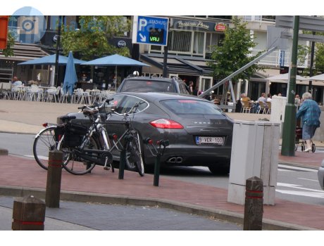 9-VER-100, Porsche Panamera