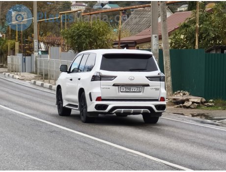 у398уу23, Lexus LX