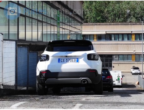 GX 370 EB, Jeep Avenger