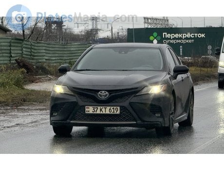 37 KT 619, Toyota Camry