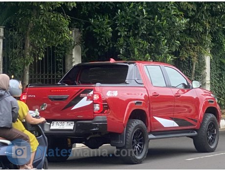 B 9450 TWM, Toyota Hilux