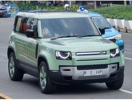 B 2 LVP, Land Rover Defender