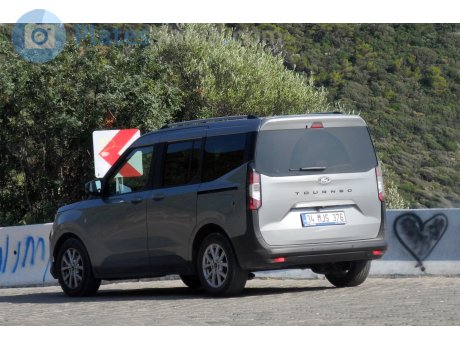 34 MJS 376, Ford Tourneo