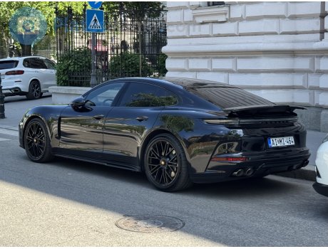 AI MI-464, Porsche Panamera