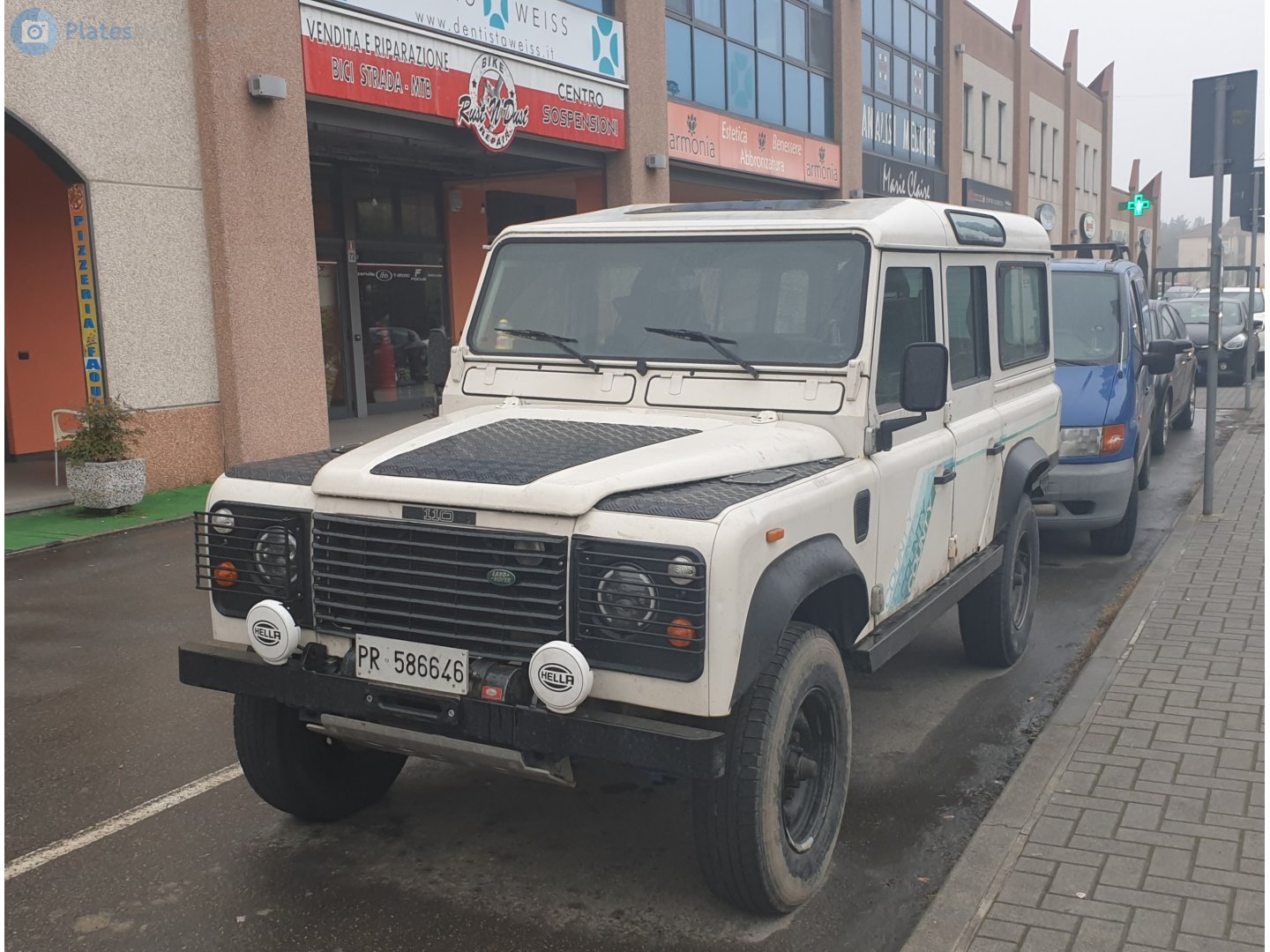 PR 586646, Land Rover Defender 1st gen 110