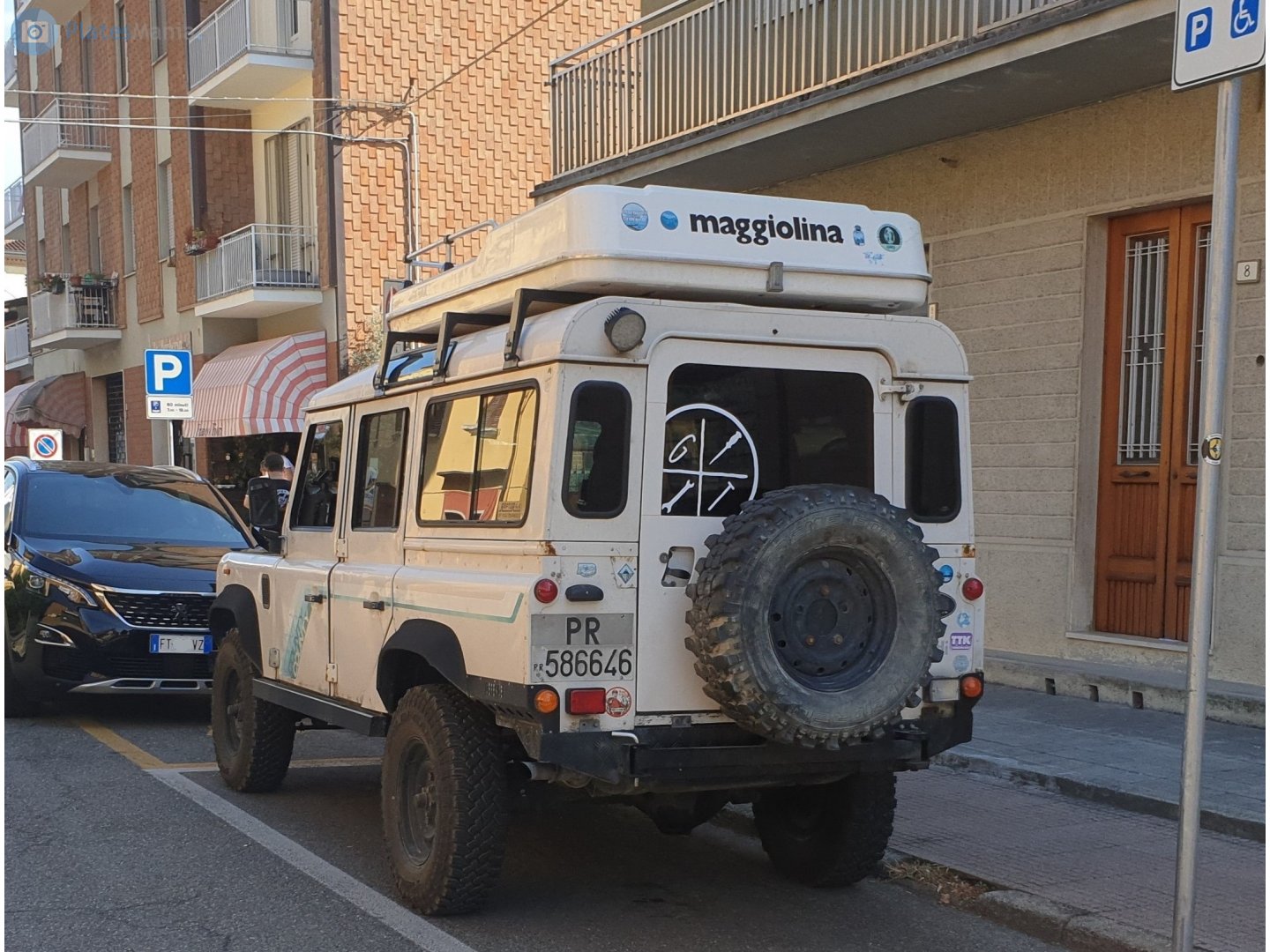 PR 586646, Land Rover Defender 1st gen 110