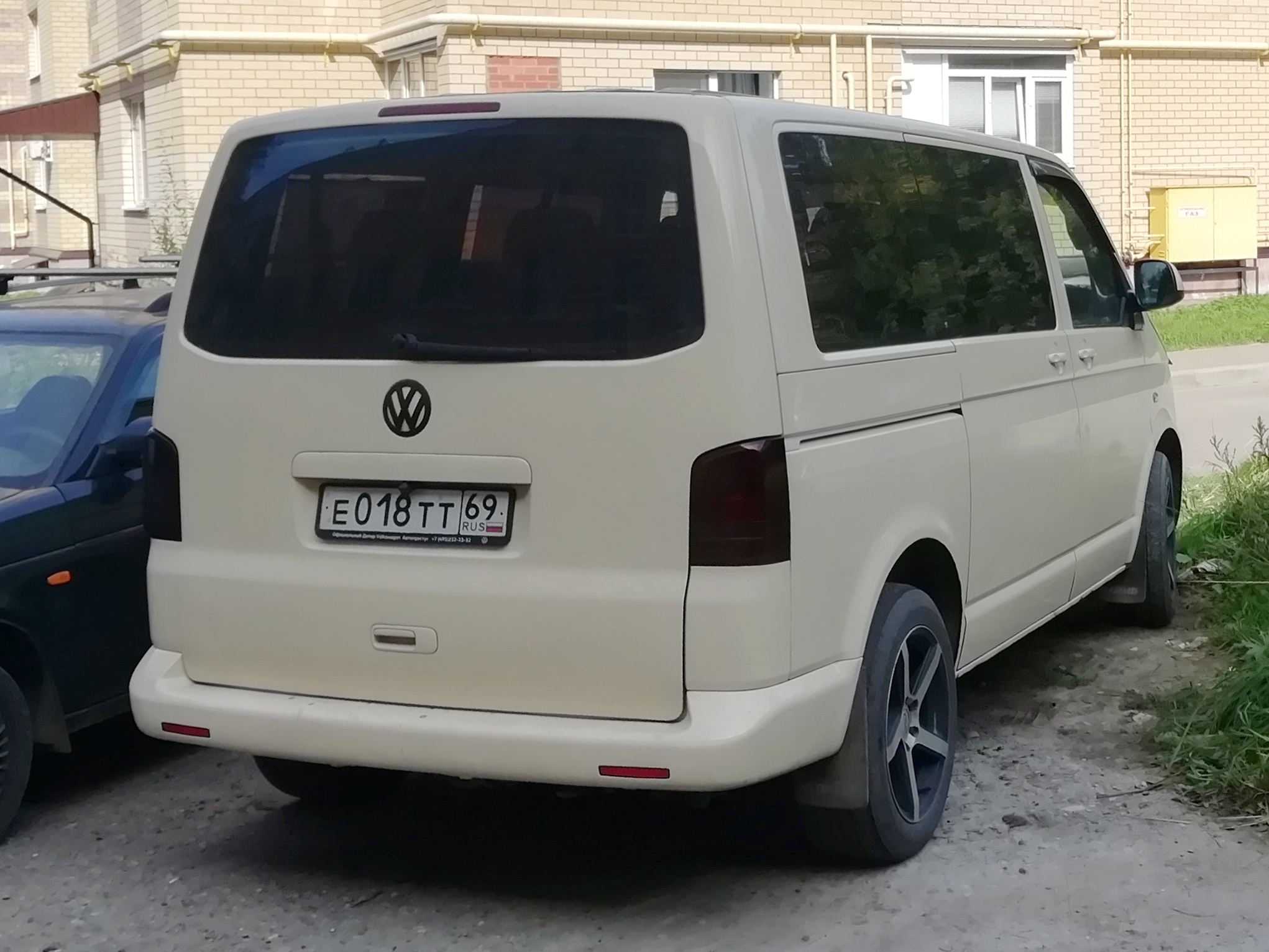 е 018 тт 69, Volkswagen Transporter 5th gen Van (T5) (7E/7H), 2003–2009
