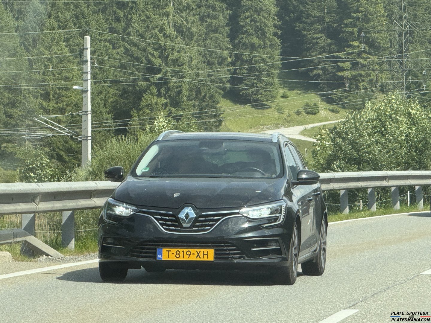 T-819-XH, Renault Mégane 4th gen Estate Wagon (KFB), 2016–