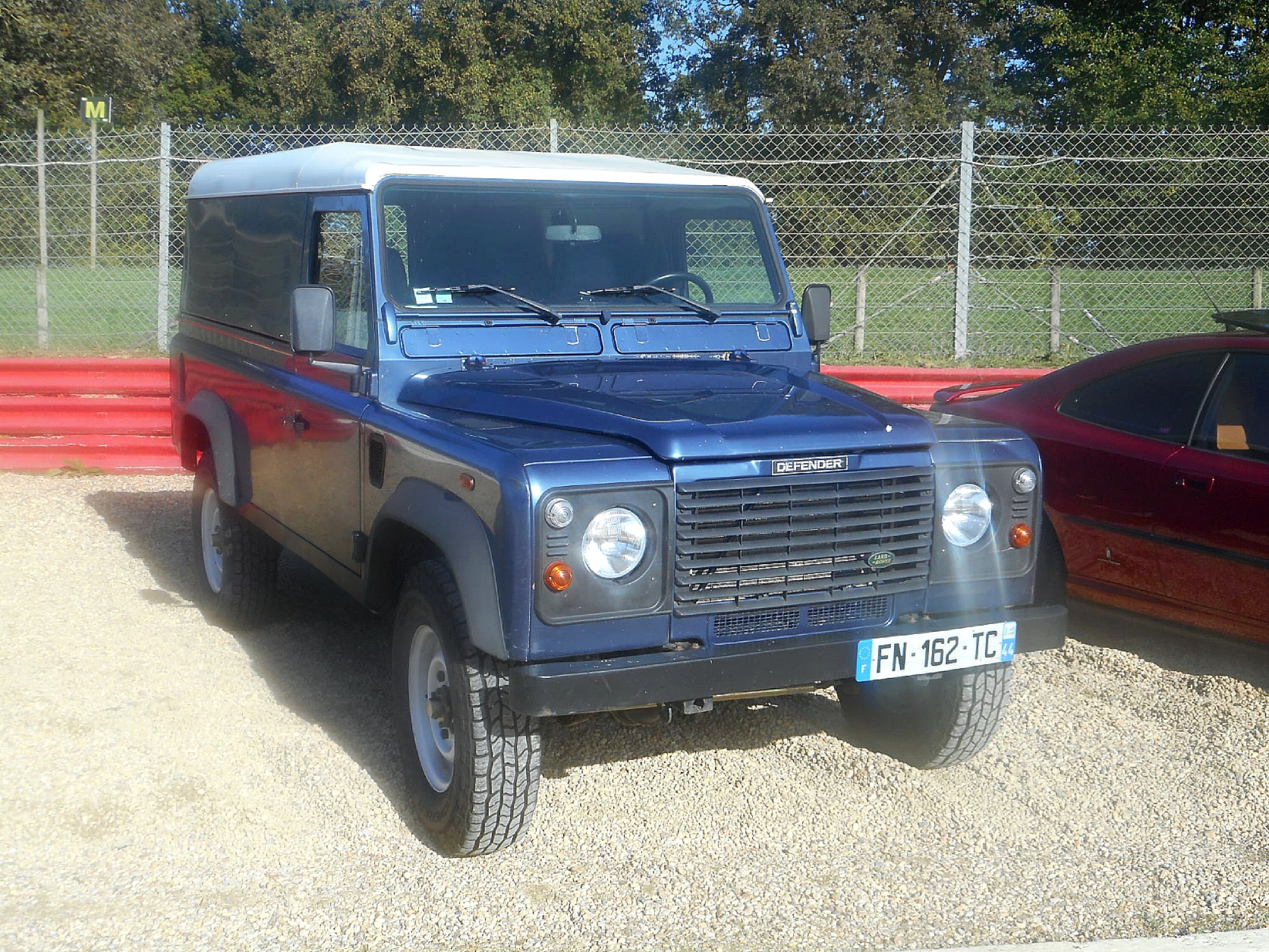 FN-162-TC, Land Rover Defender 