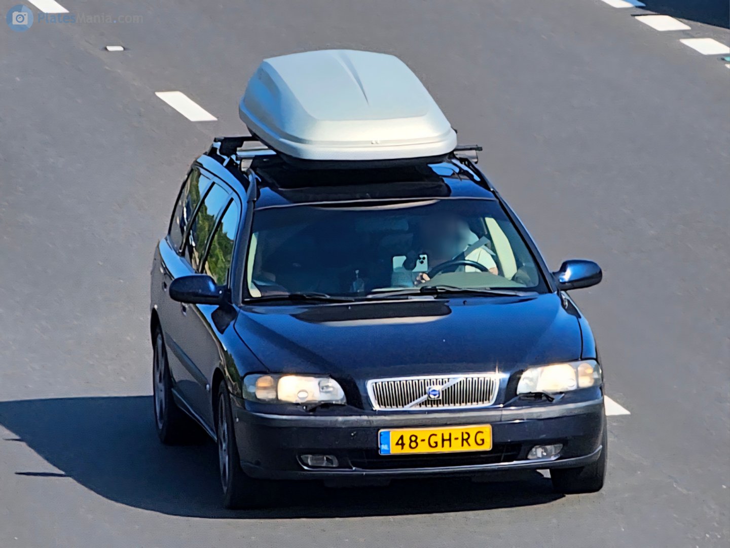 48-GH-RG, Volvo V70 2nd gen (285), 2000–2007