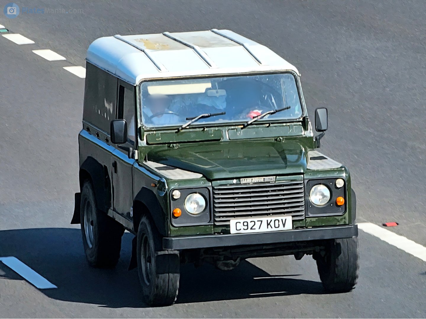 C927KOV, Land Rover Defender 1st gen 90